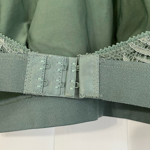 Olive Green Lace Crop Top - Picture 4 of 4